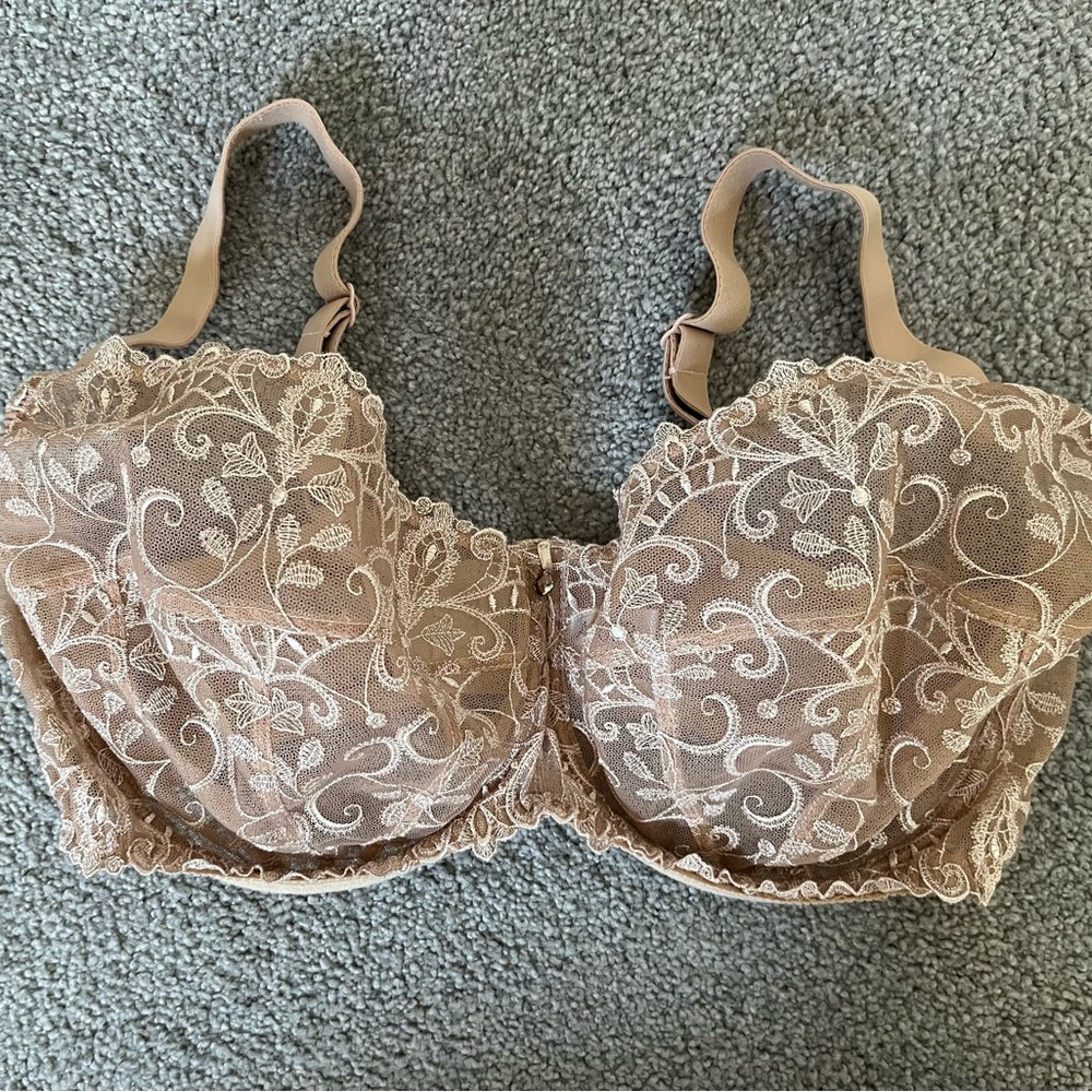 Ajour 38F Lace Underwire Bra very good condition